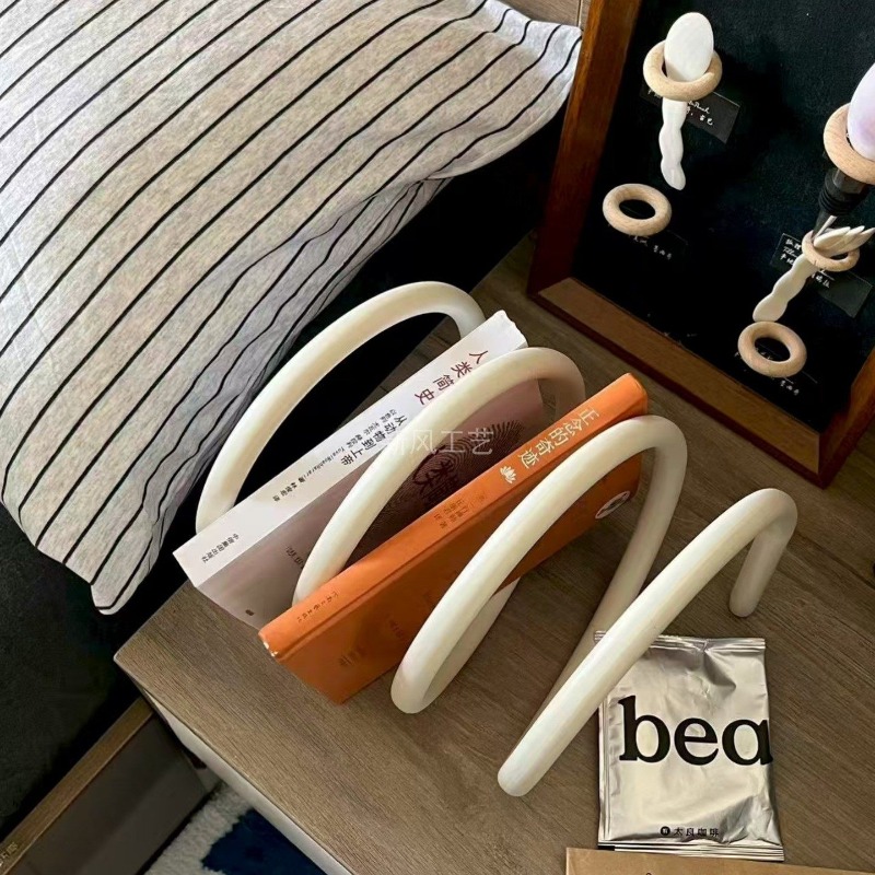 Home Decor Magazine - 창의적인 미니멀리스트 금속 잡지 꽂이 데스크탑